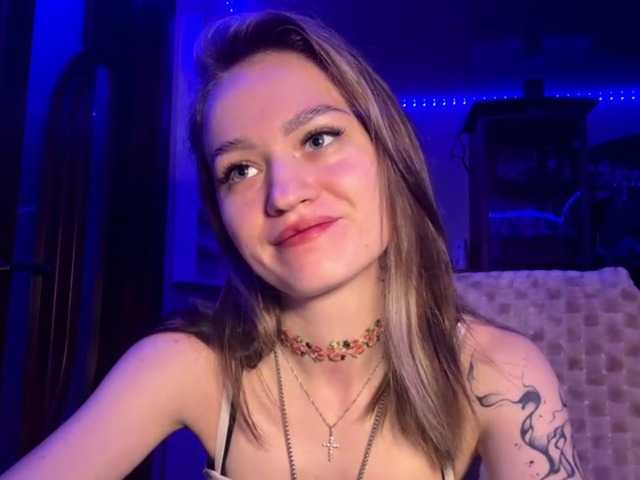 LanoraPomar live cam on BongaCams
