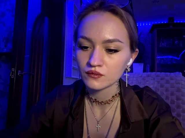 LanoraPomar live cam on BongaCams