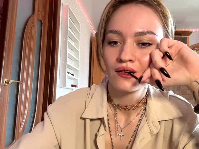 LanoraPomar live cam on BongaCams