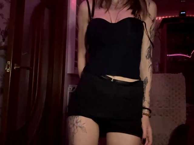 LanoraPomar live cam on BongaCams