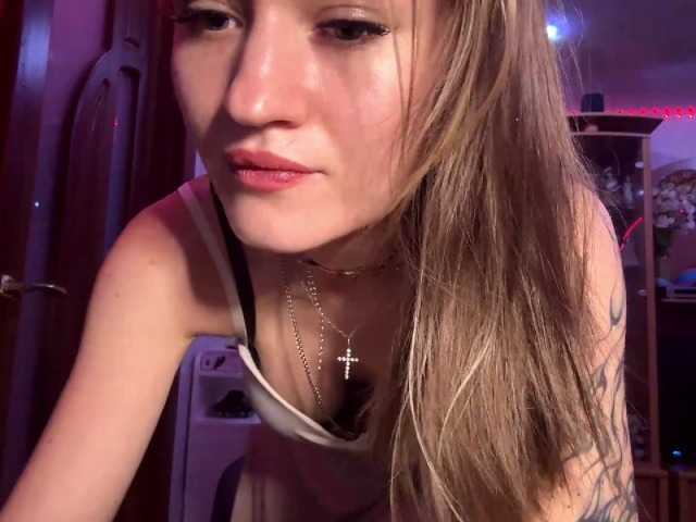 LanoraPomar live cam on BongaCams