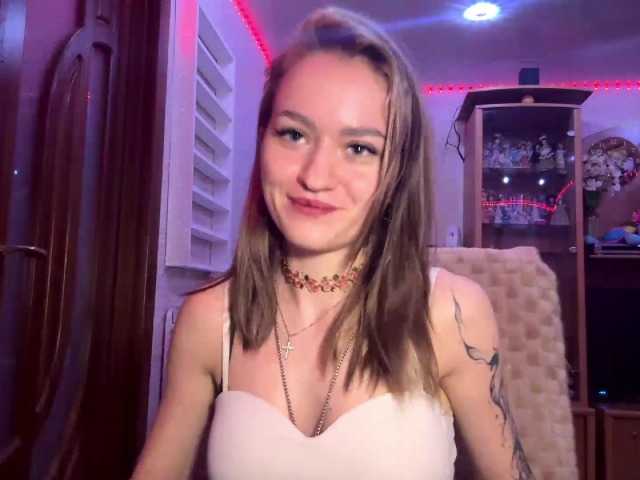 LanoraPomar live cam on BongaCams
