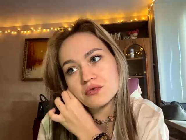 LanoraPomar live cam on BongaCams