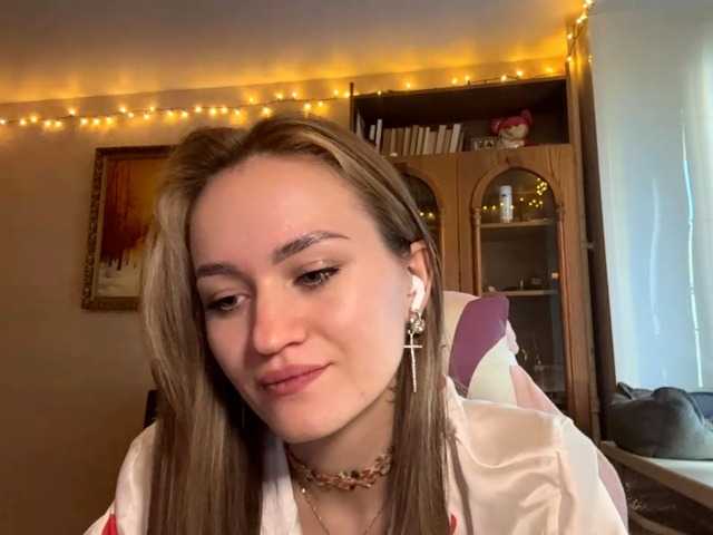 LanoraPomar live cam on BongaCams