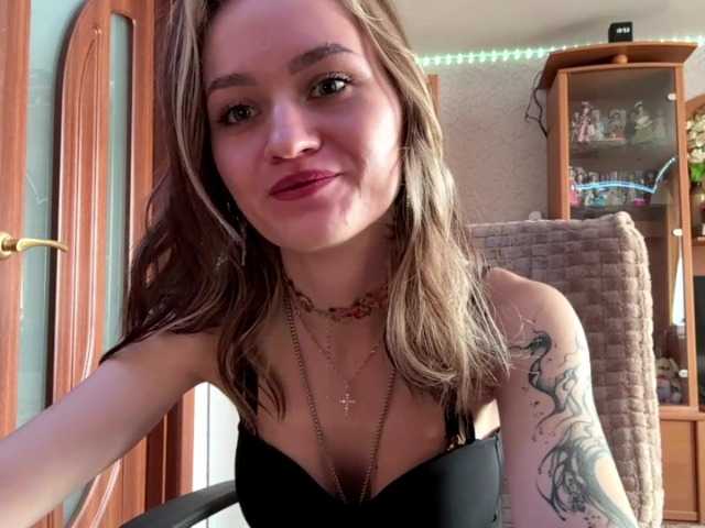 LanoraPomar live cam on BongaCams