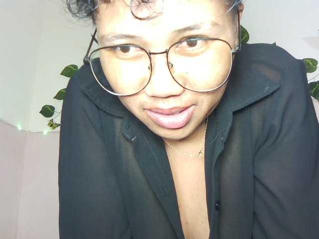 Maluna1 live cam on BongaCams