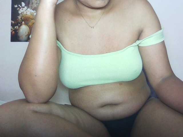 Maluna1 live cam on BongaCams