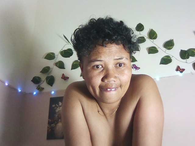 Maluna1 live cam on BongaCams