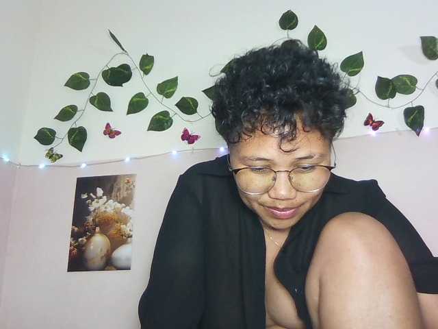 Maluna1 live cam on BongaCams
