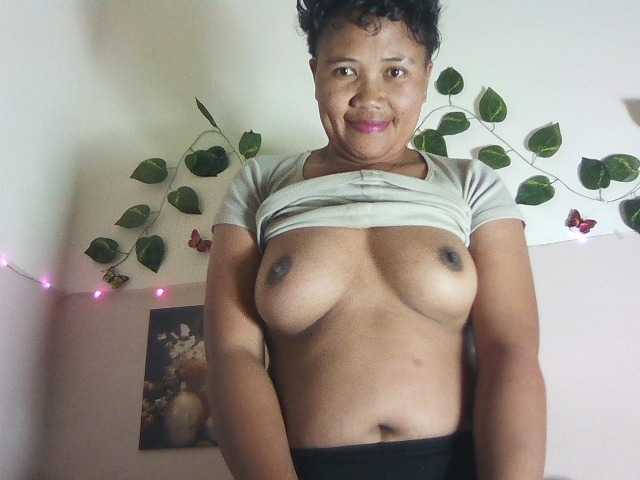 Maluna1 live cam on BongaCams