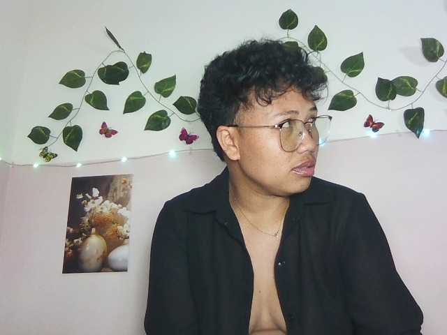 Maluna1 live cam on BongaCams