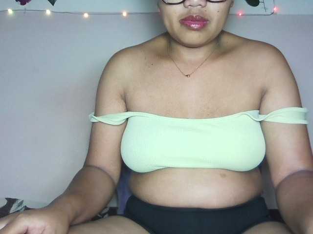 Maluna1 live cam on BongaCams