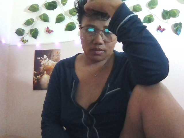 Maluna1 live cam on BongaCams