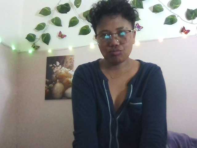 Maluna1 live cam on BongaCams