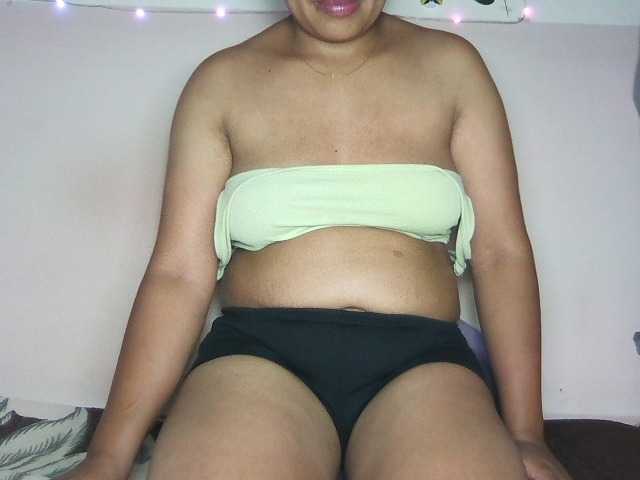 Maluna1 live cam on BongaCams