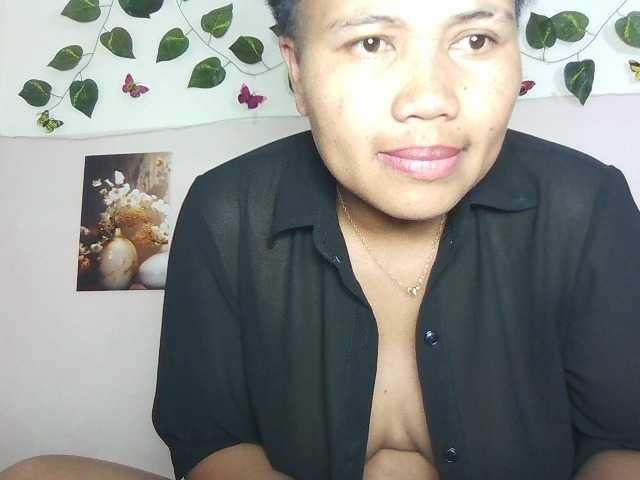 Maluna1 live cam on BongaCams