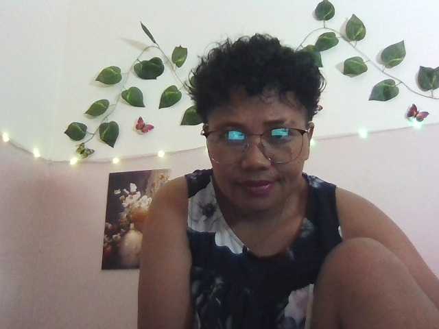 Maluna1 live cam on BongaCams