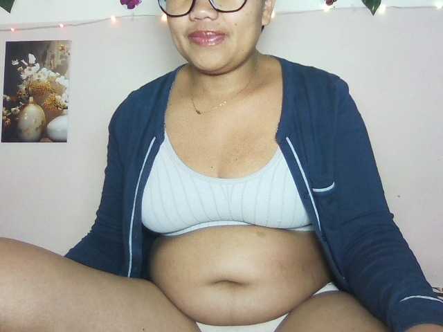 Maluna1 live cam on BongaCams