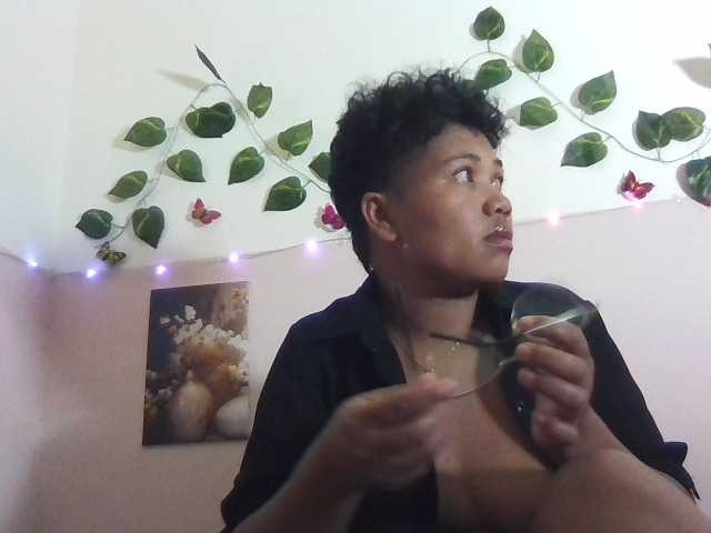 Maluna1 live cam on BongaCams