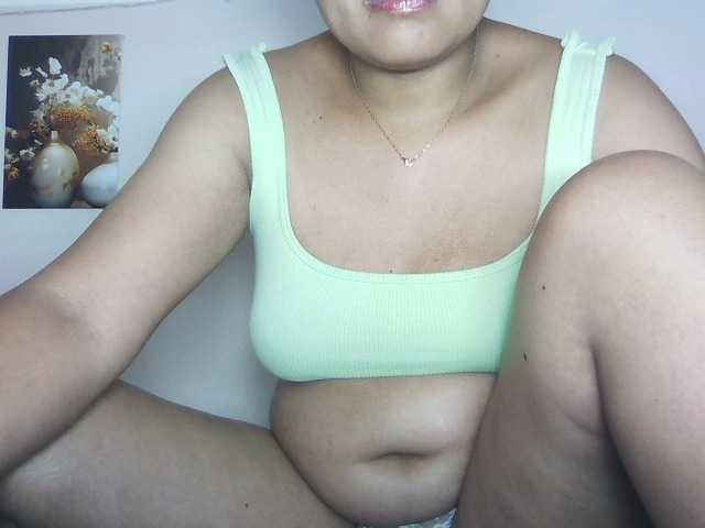 Maluna1 live cam on BongaCams