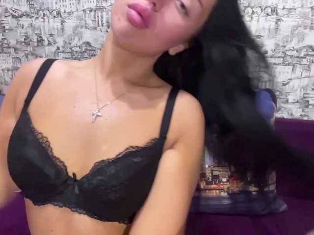DoryMur live cam on BongaCams