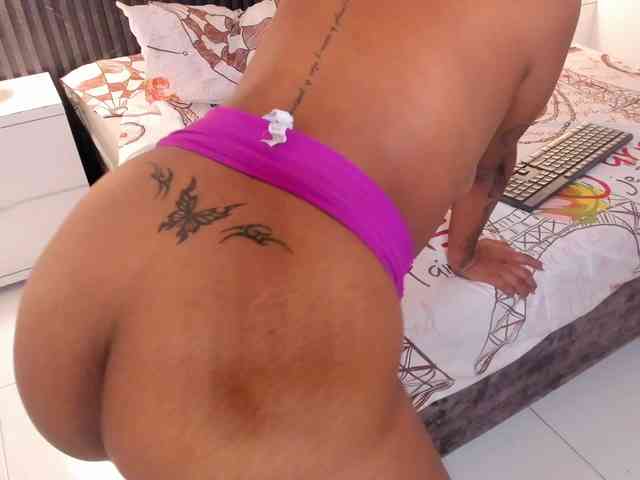 Alexa-Lopez webcam