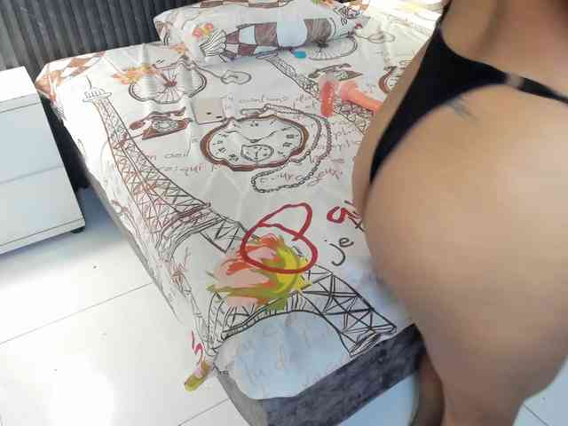 Alexa-Lopez webcam