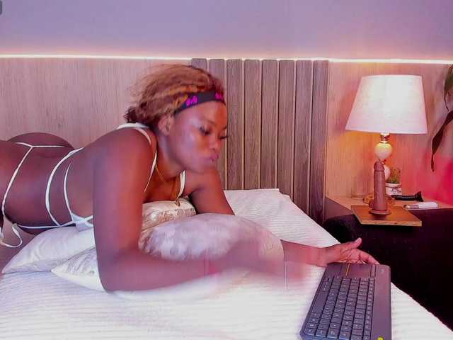 chanellmonroe live cam preview