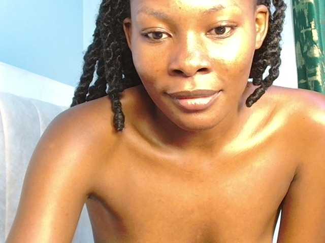 Pretty2000 live cam on BongaCams