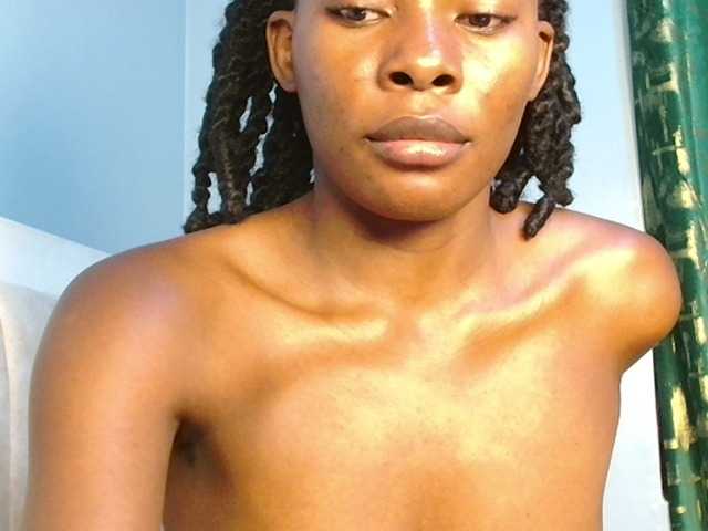 Pretty2000 live cam on BongaCams