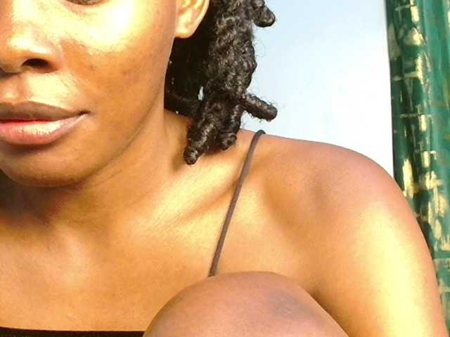 Pretty2000 live cam on BongaCams