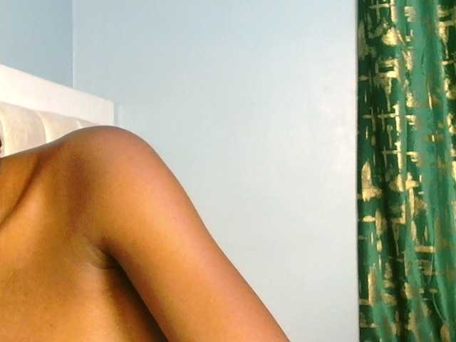 Pretty2000 live cam on BongaCams