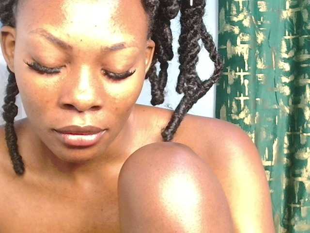 Pretty2000 live cam on BongaCams