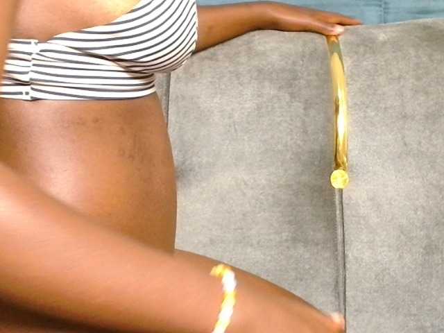 Pretty2000 live cam on BongaCams