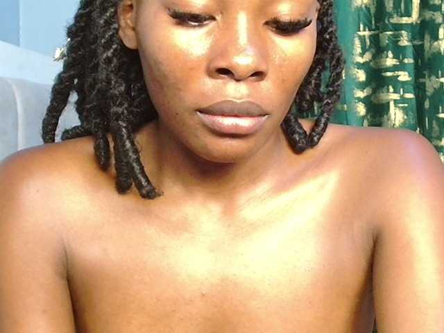 Pretty2000 live cam on BongaCams