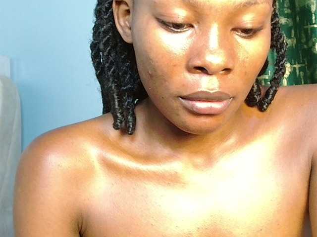 Pretty2000 live cam on BongaCams