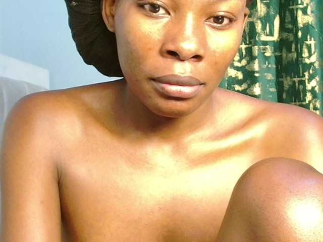 Pretty2000 live cam on BongaCams