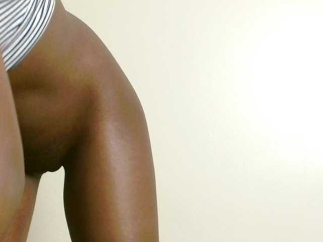 Pretty2000 live cam on BongaCams