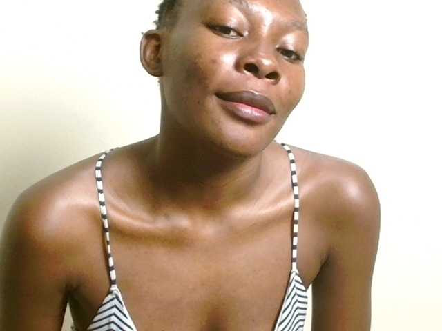 Pretty2000 live cam on BongaCams