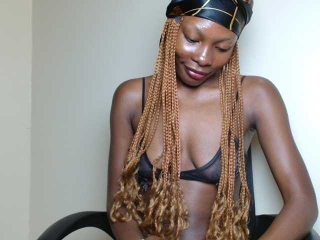 Pretty2000, en vivo ahora en BongaCams