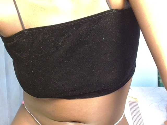 Pretty2000 live cam on BongaCams