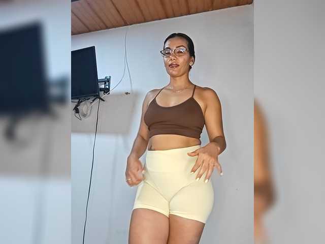 RossiSexy live cam on BongaCams