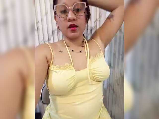 AprilJune live cam on BongaCams