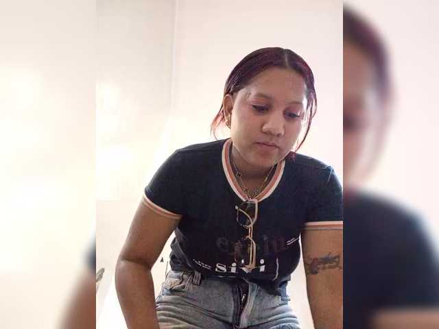 AprilJune live cam on BongaCams