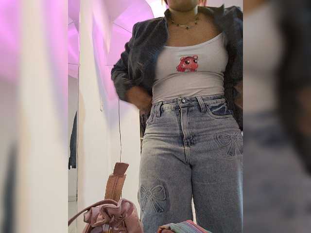 AprilJune live cam on BongaCams