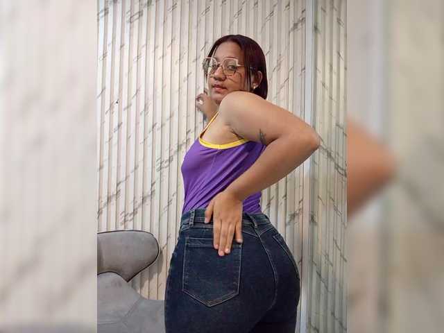 AprilJune live cam on BongaCams