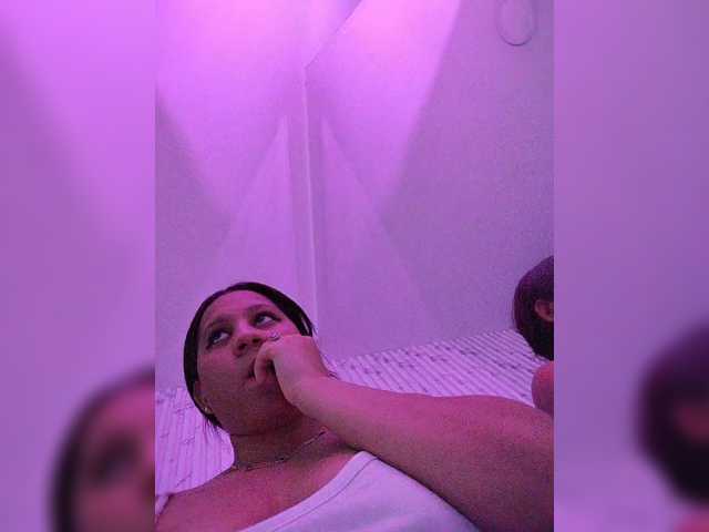 AprilJune live cam on BongaCams