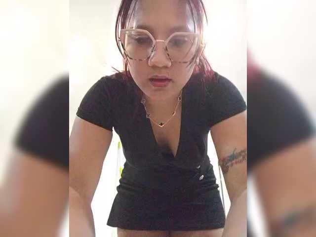 AprilJune live cam preview