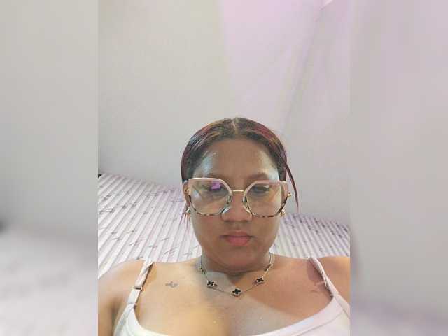 AprilJune live cam on BongaCams