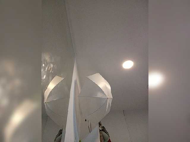 AprilJune live cam preview